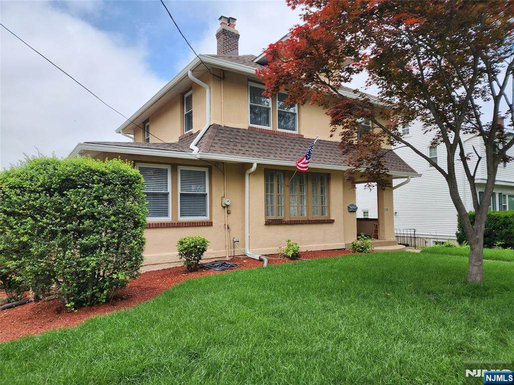 228 Ridgefield Avenue - Photo 1