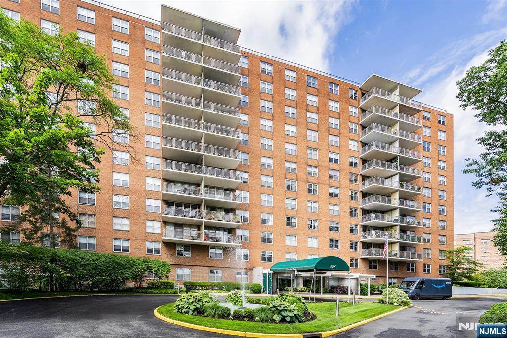 301 Beech Street - Photo 1