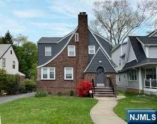 1284 Sussex - Photo 1