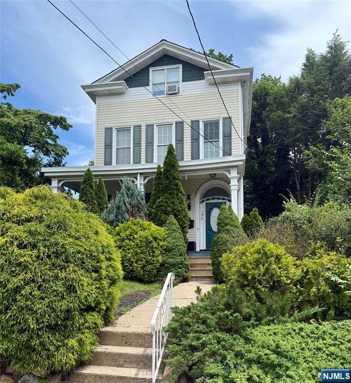 150 Magnolia - Photo 1