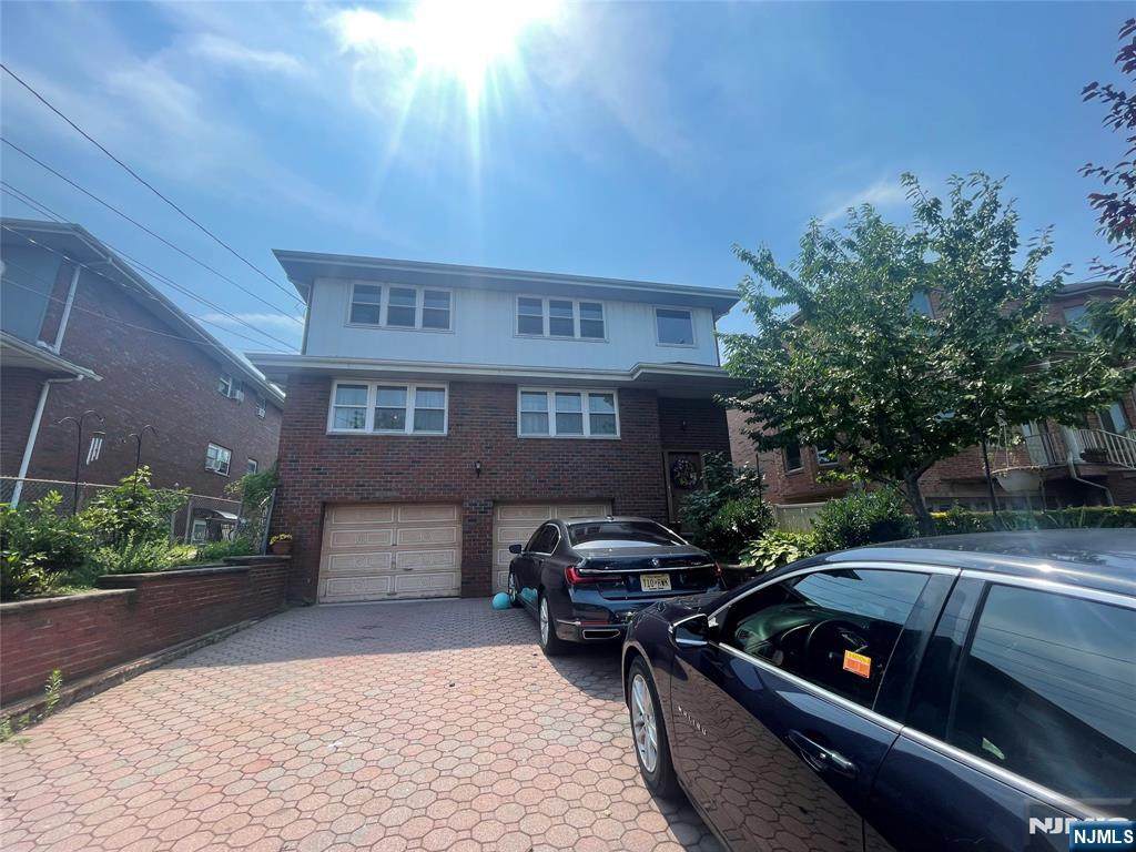 458 Lawn - Photo 1