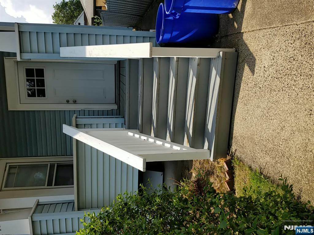 95 Monroe - Photo 1