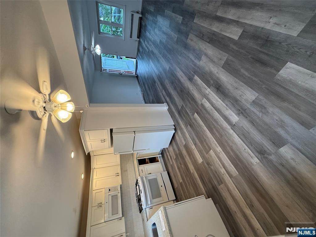 292 Esplanade - Photo 1