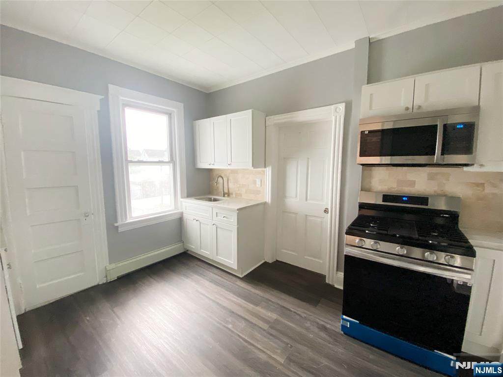 289 Parker - Photo 1