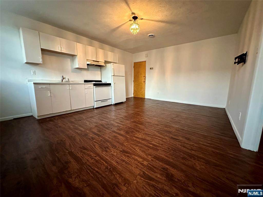 530 Valley Brook - Photo 1