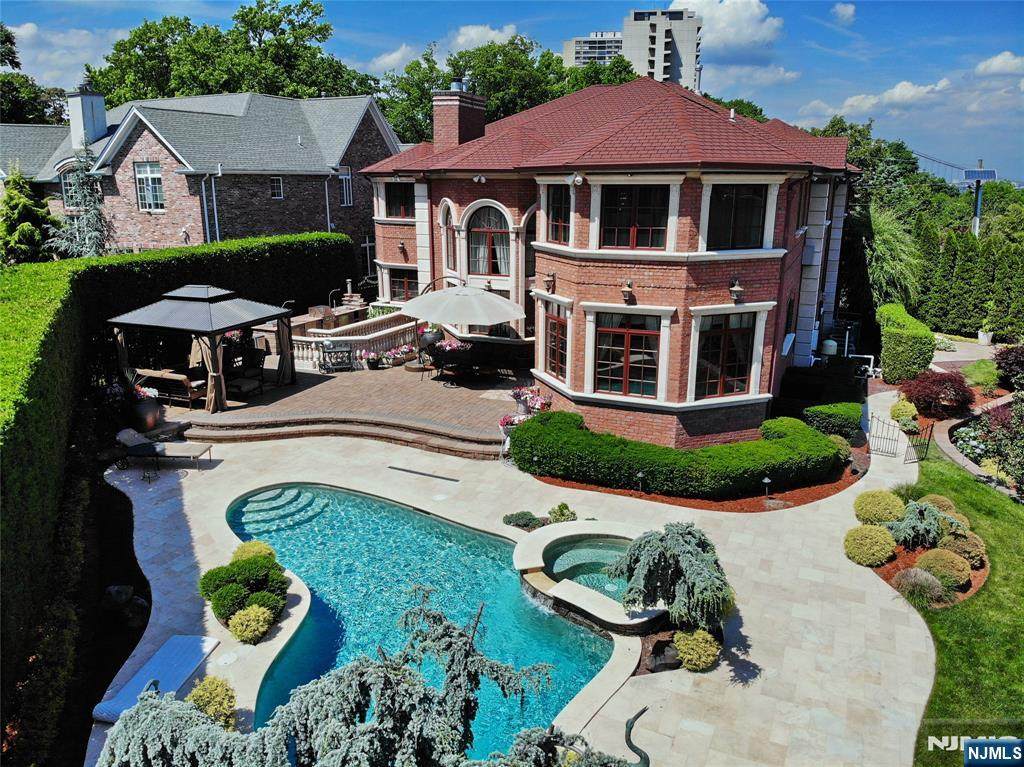 2 Euclid Road - Photo 1