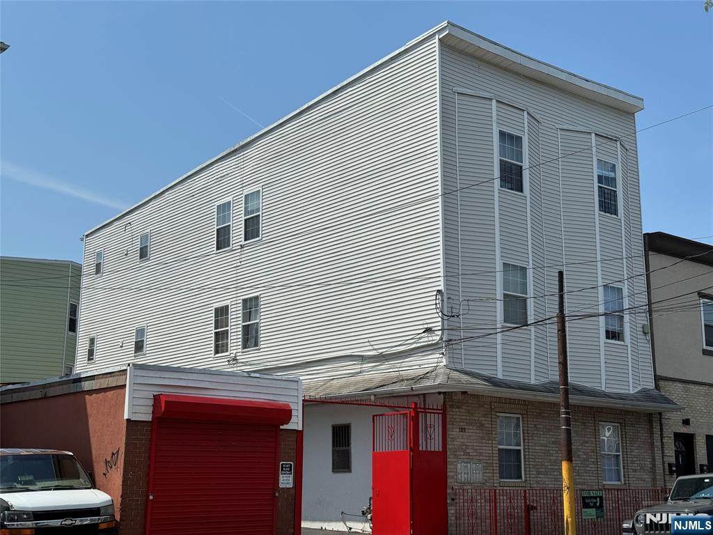 109-111 Fleming Avenue - Photo 1