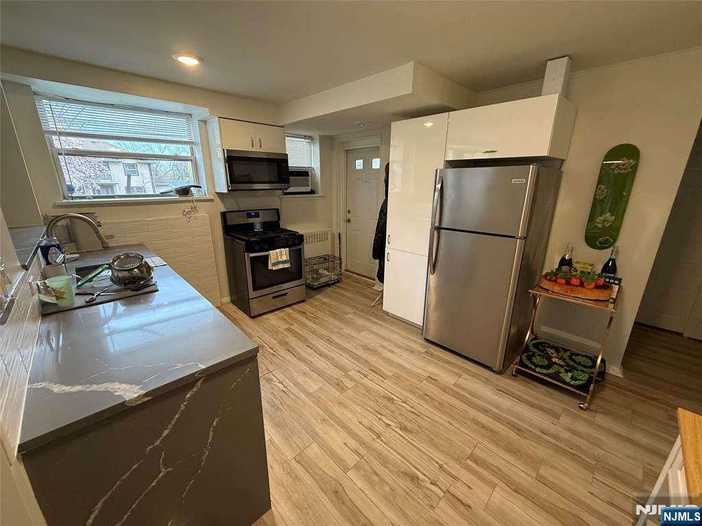 280-320 Oak - Photo 1