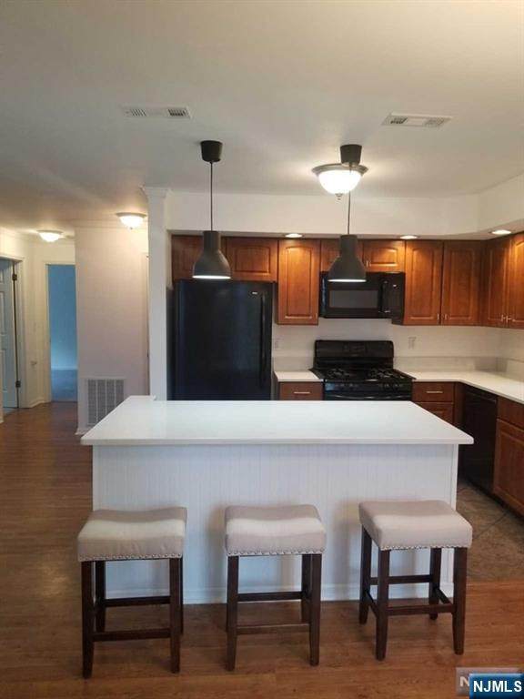 173 Surrey - Photo 1