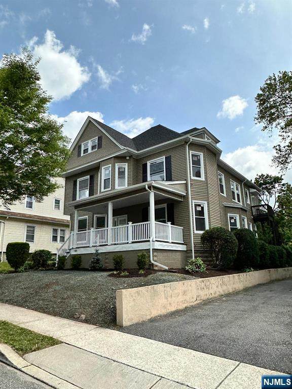 466 Conover - Photo 1