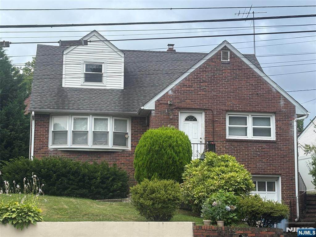 375 Brook Avenue - Photo 1