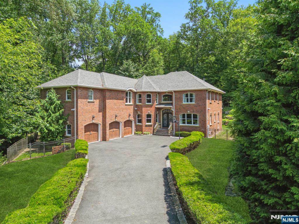 3 Laura Lane - Photo 1