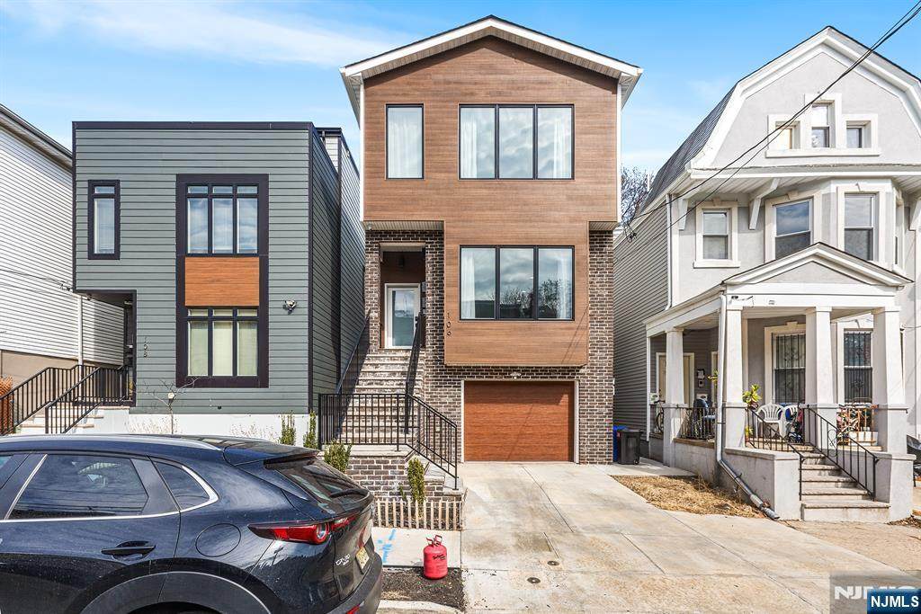 106 Oak Street - Photo 1