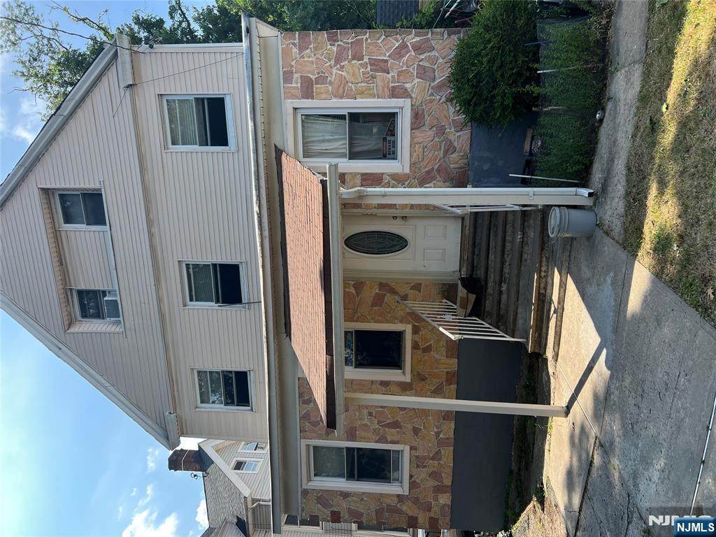 118-120 9th Street - Photo 1