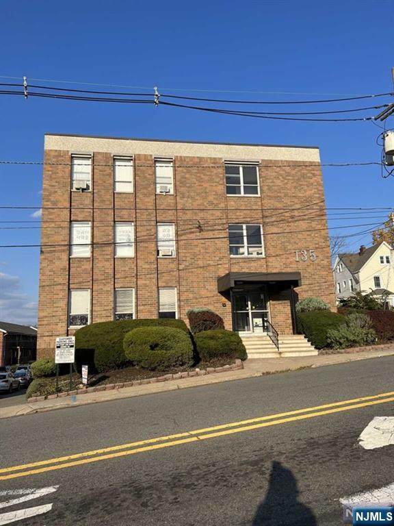 135 Fort Lee Road - Photo 1
