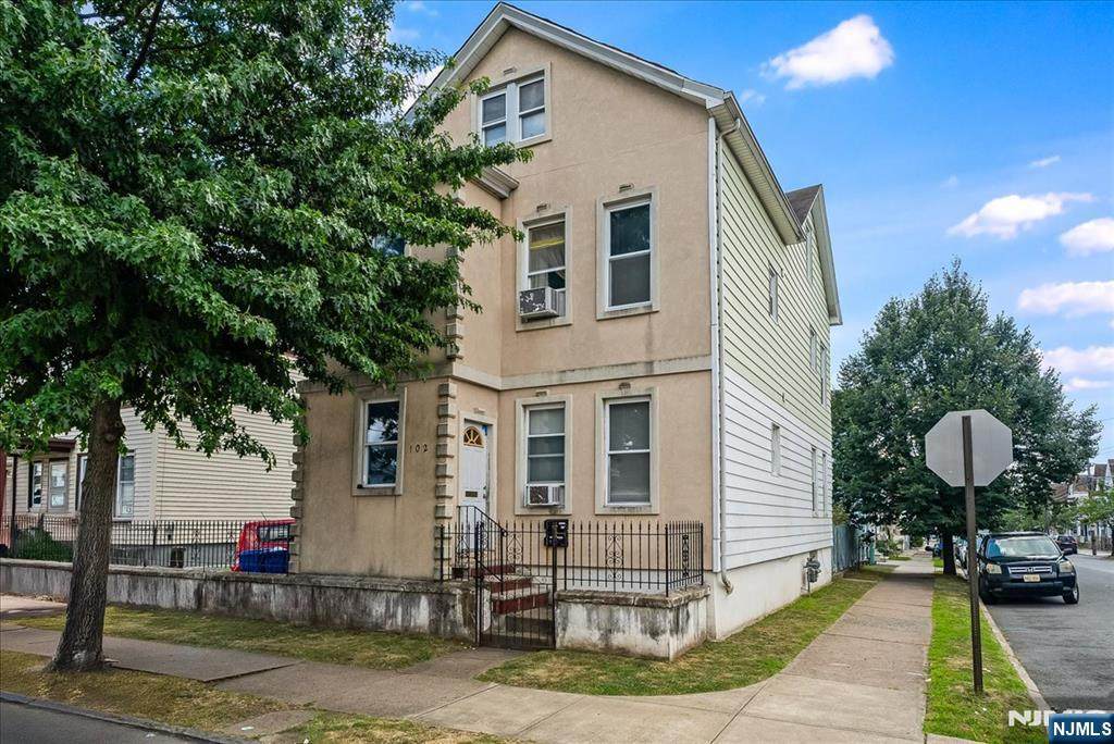 102 22nd Avenue - Photo 1