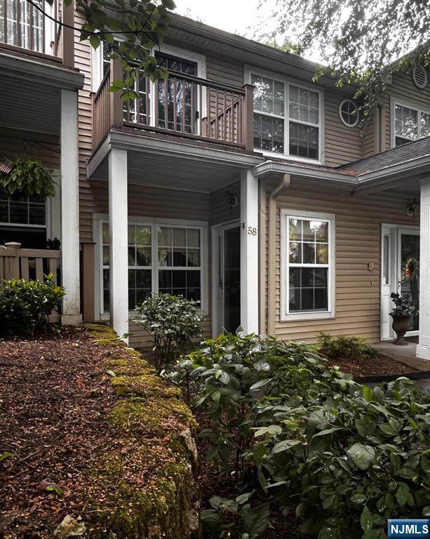 58 Leonard Terrace - Photo 1