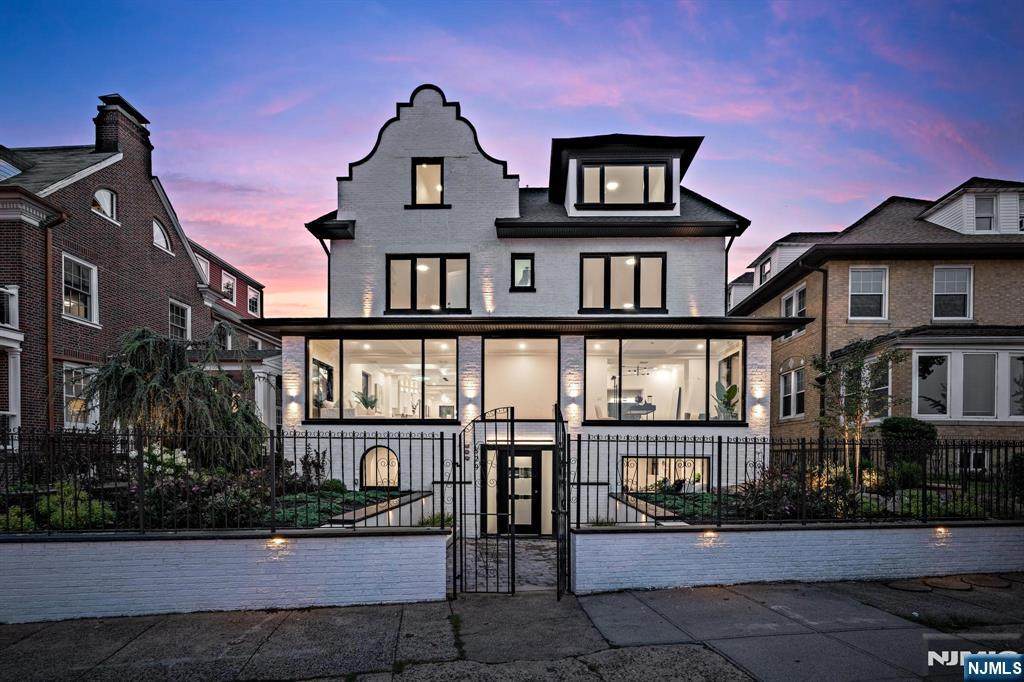 829 Boulevard East - Photo 1