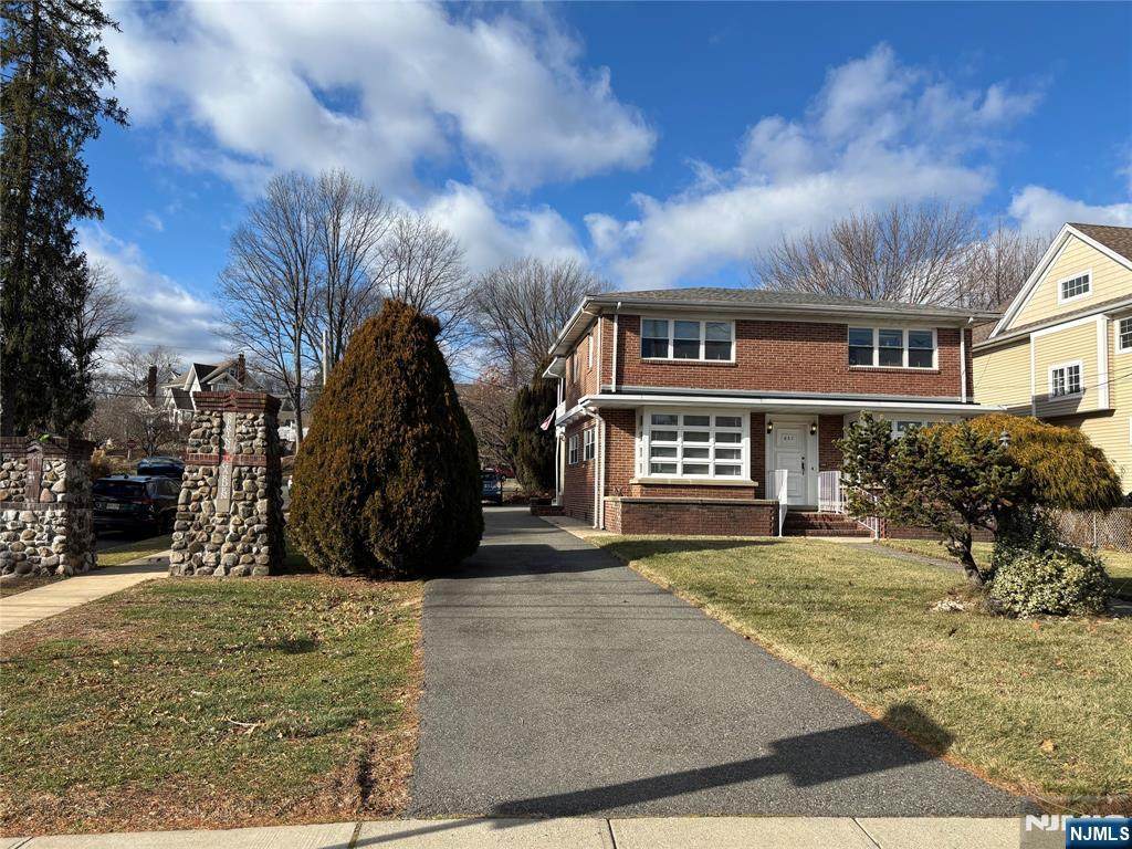 637 Bloomfield Avenue - Photo 1