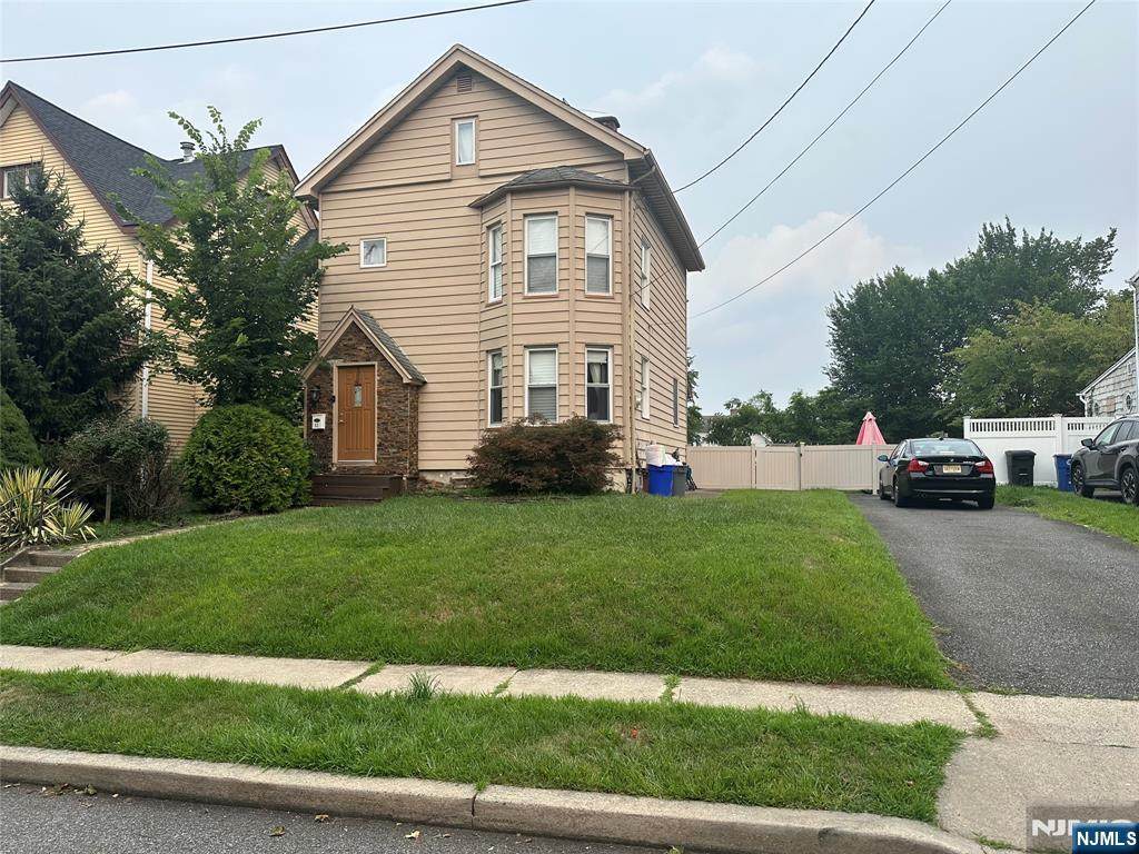 52 Lincoln Avenue - Photo 1