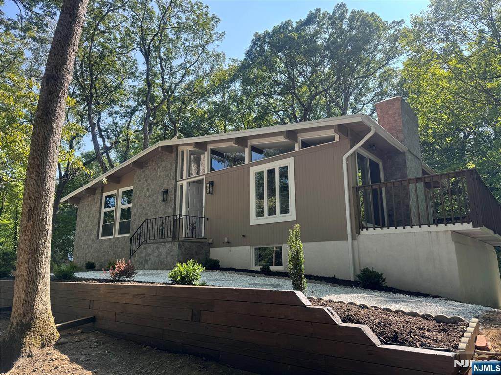 711 Indian Road - Photo 1