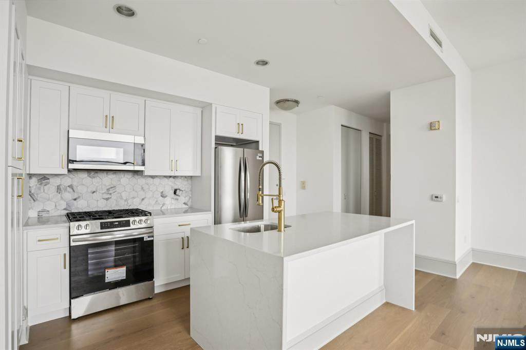 4 Beacon Way - Photo 1