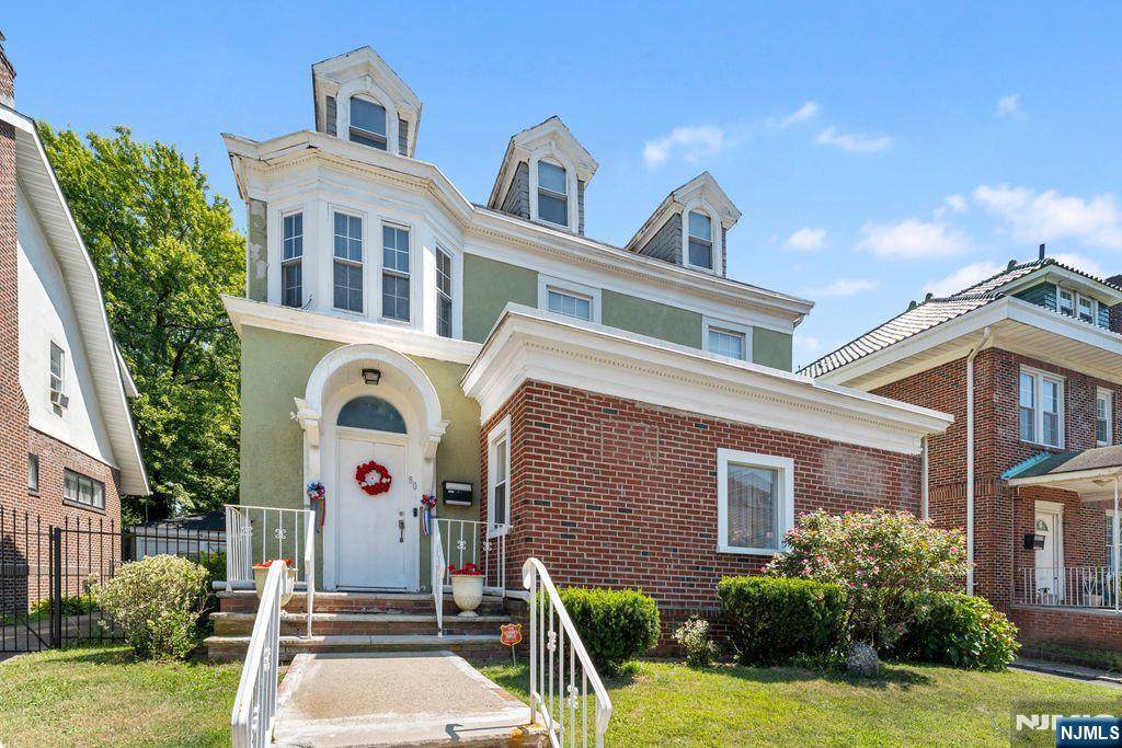 78-80 Girard Place - Photo 1