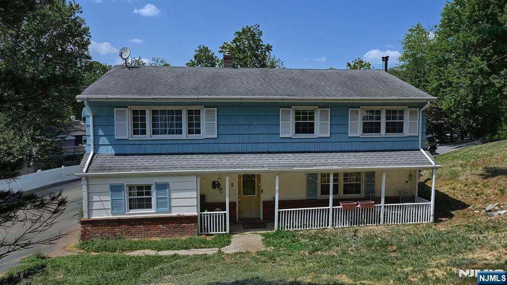 5 Wolfe Drive - Photo 1