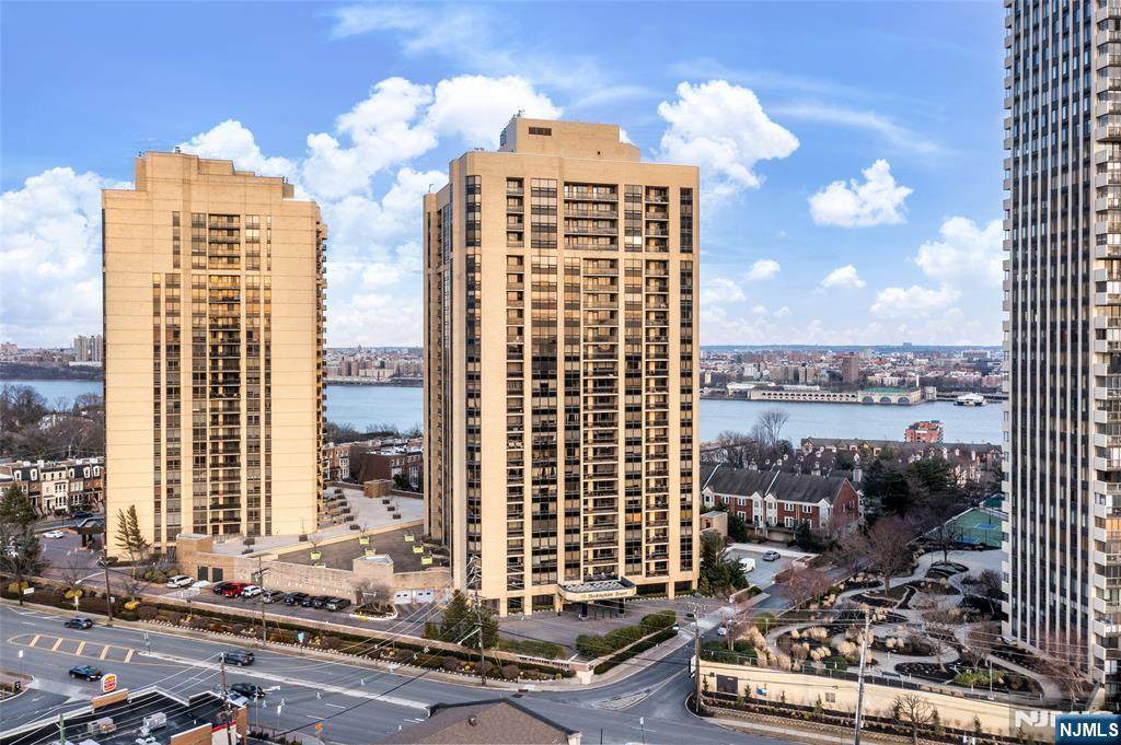 800 Palisade Avenue - Photo 1