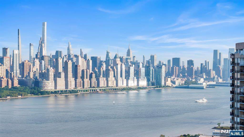 8450 Boulevard E - Photo 1