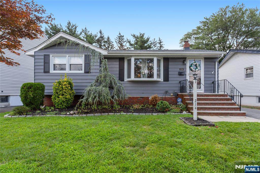 214 Colonial Avenue - Photo 1