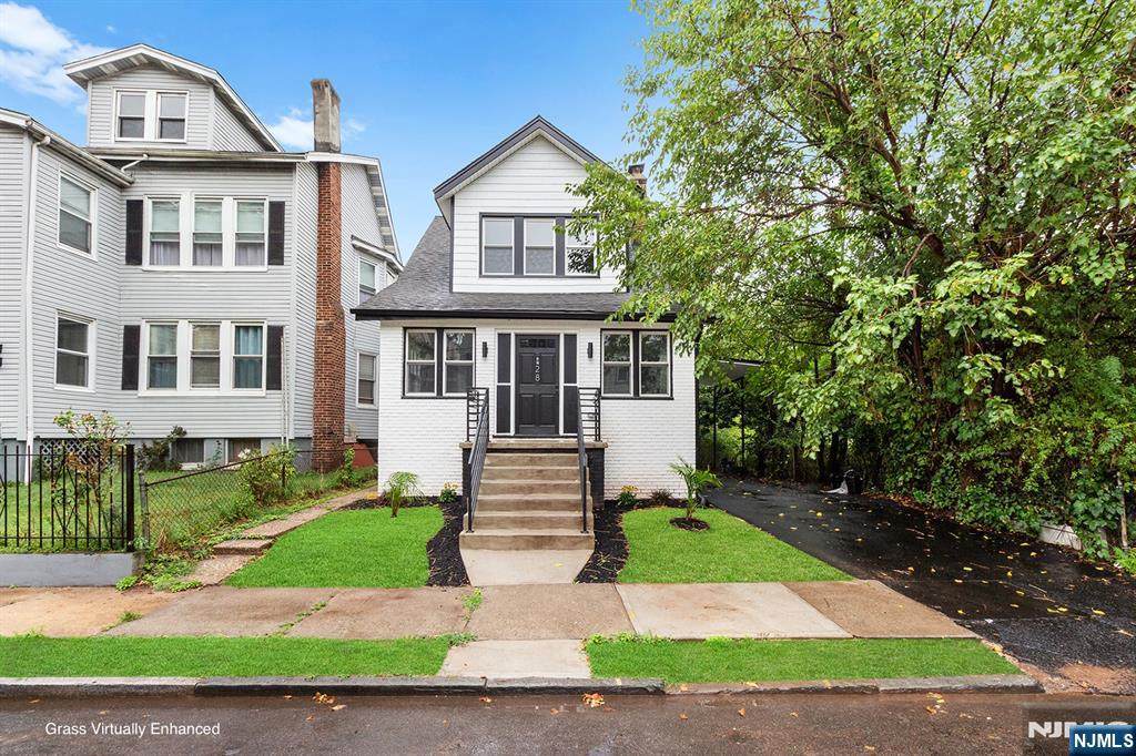 28 Schuyler Avenue - Photo 1