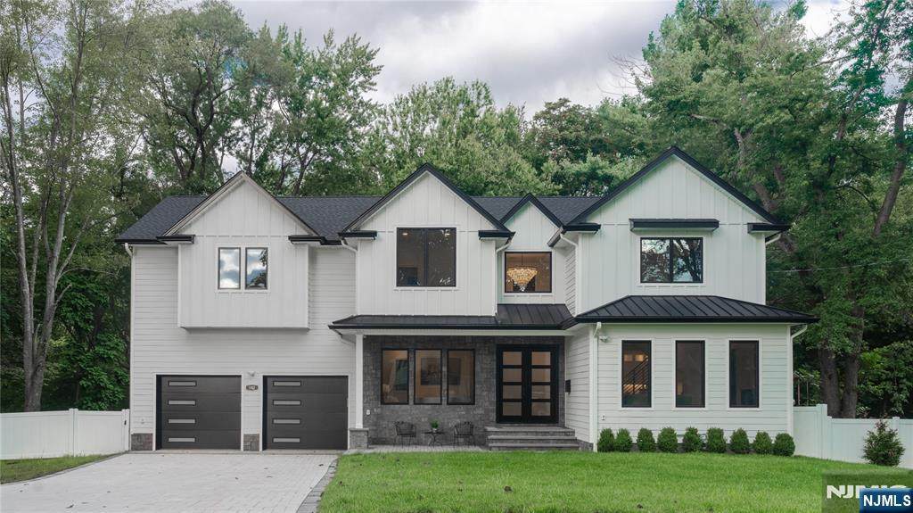 142 Ellsworth Terrace - Photo 1