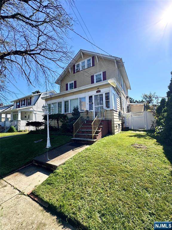 119-121 Burlington Avenue - Photo 1