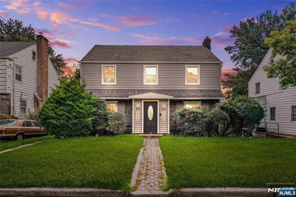 666 Tremont Court - Photo 1