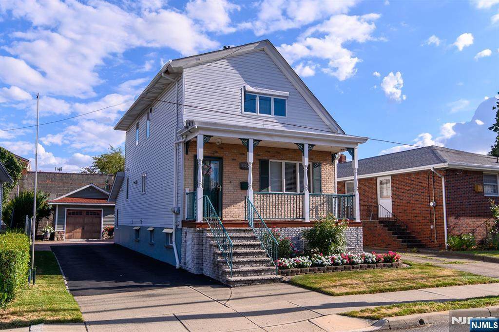 148 Semel Avenue - Photo 1