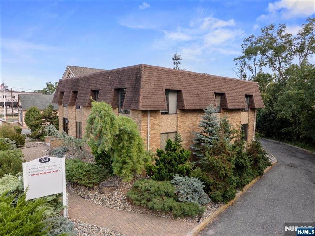 24 Wyckoff Avenue - Photo 1