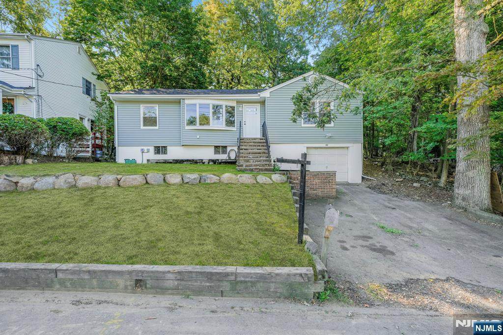 102 Hiawatha Boulevard - Photo 1