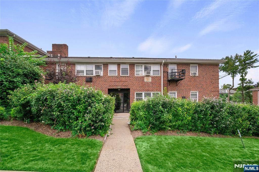 1624 Valley Street - Photo 1