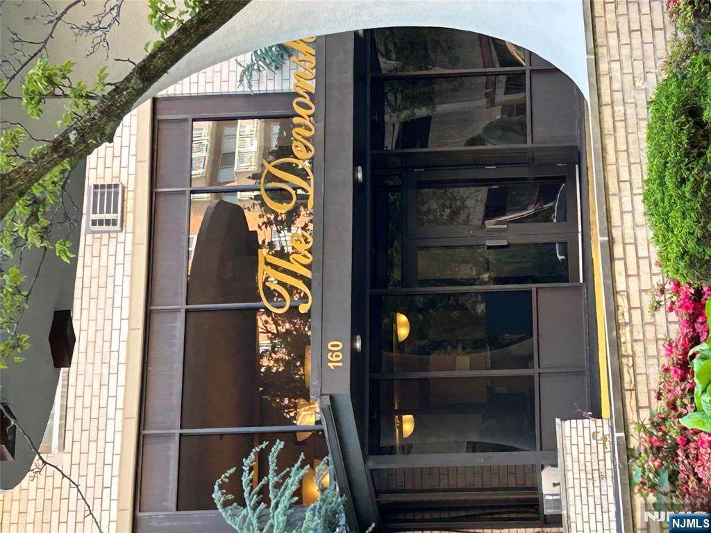 160 Overlook Avenue - Photo 1