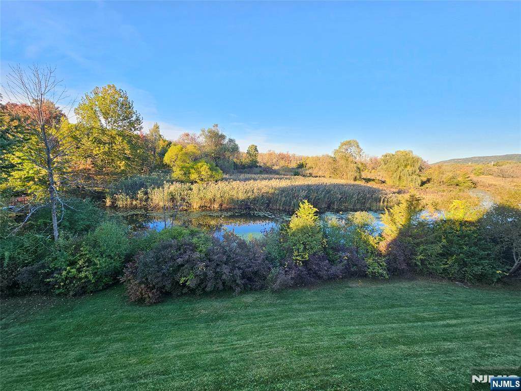 5 Maple Crescent - Photo 1