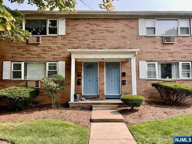 2-35 Virginia Drive - Photo 1