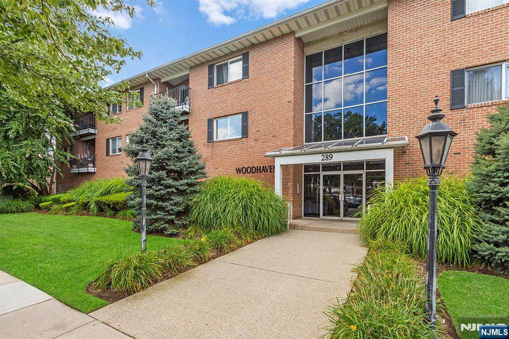 289 Valley Boulevard - Photo 1