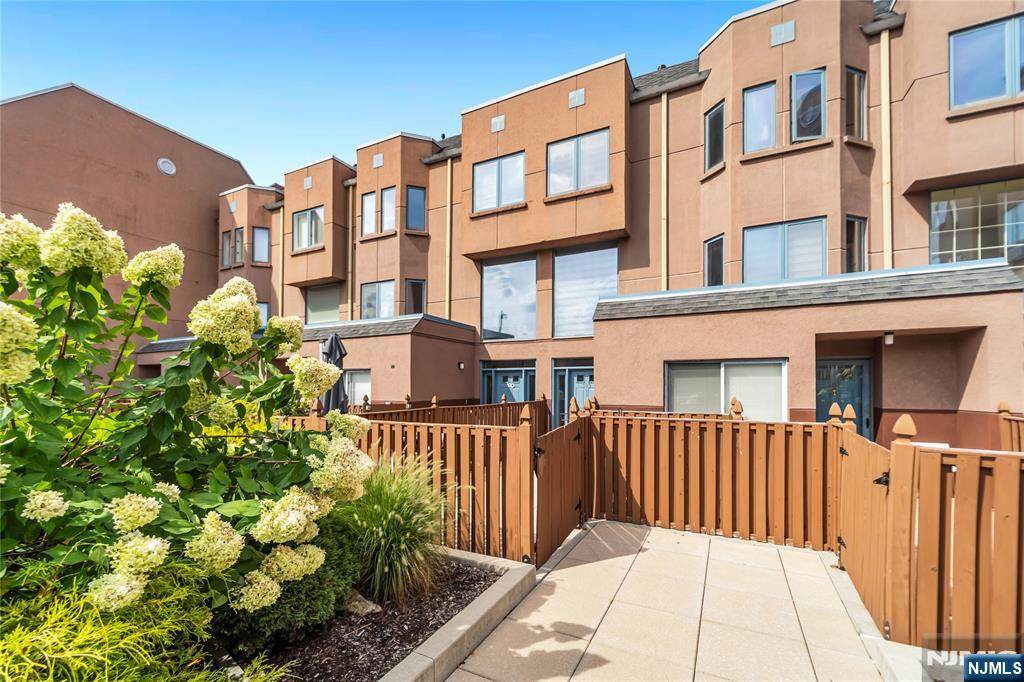 309 Hancock Court - Photo 1