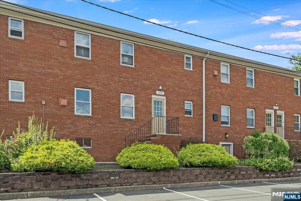 1132 Valley Road - Photo 1