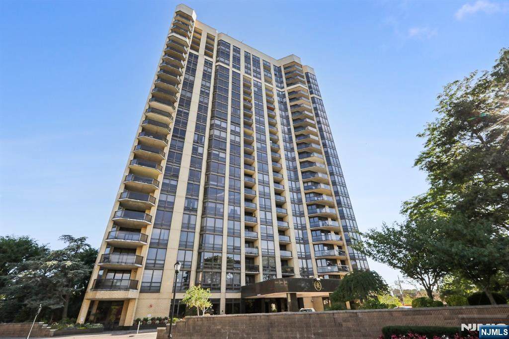 900 Palisade Avenue - Photo 1