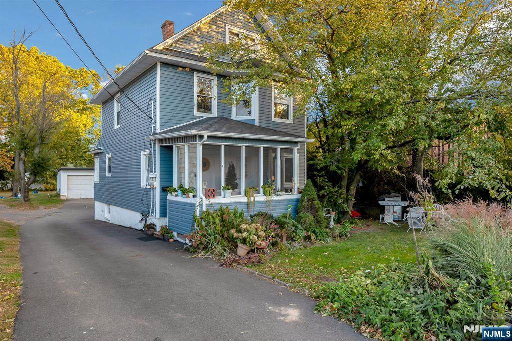 20 Maple Avenue - Photo 1