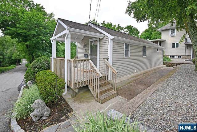 211 Godwin - Photo 1