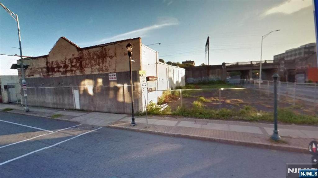 411 Dr Mlk Jr Boulevard - Photo 1