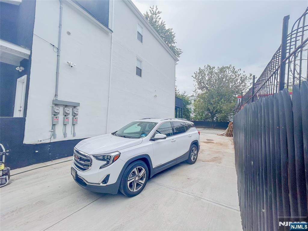 413 16th Street - Photo 1